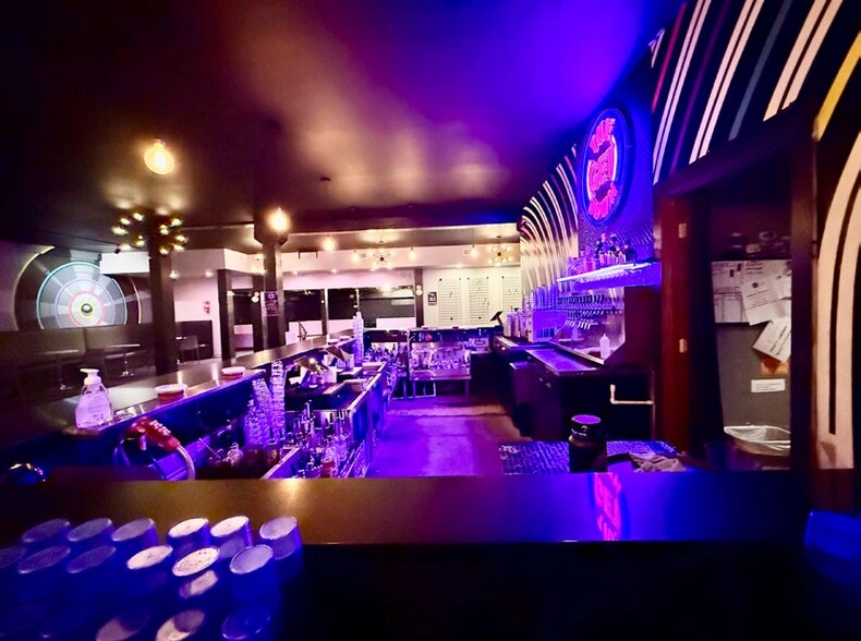 More Photos Of 615 SE Alder St, Portland General Retail For Sale