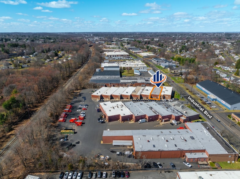 More Photos Of 1300 Industrial Blvd, Southampton Light Distribution For Sale