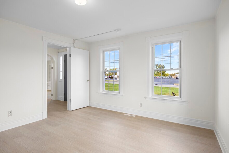 More Photos Of 267 Wolf Rd, Latham Office For Lease