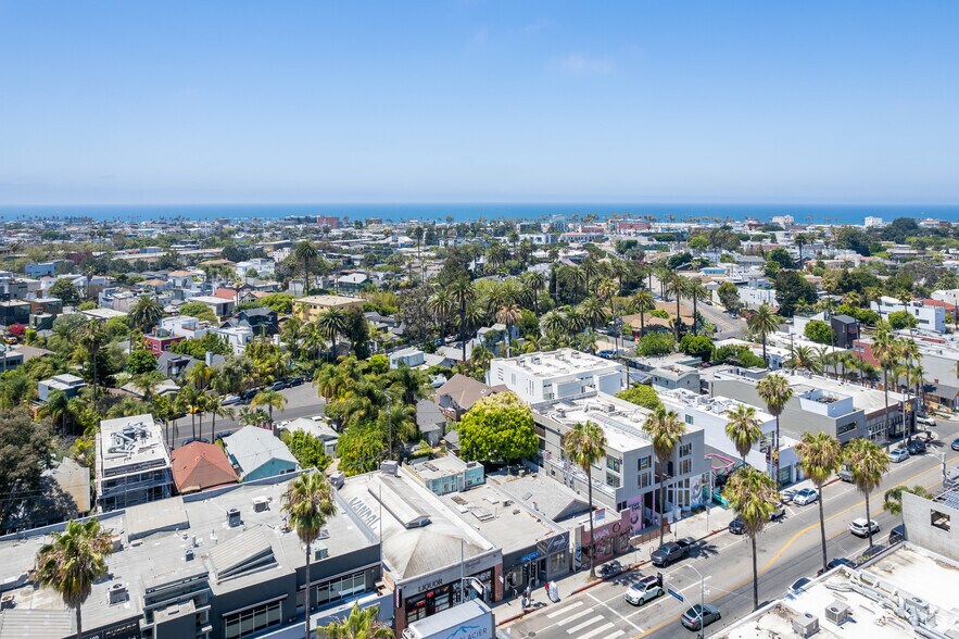 More Photos Of 1354-1358 Abbot Kinney Blvd, Venice Storefront Retail Office For Lease