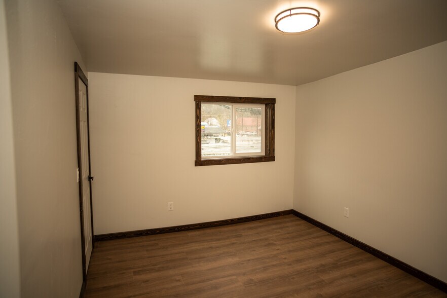 More Photos Of 152 Johnson Ave, Orofino Bar For Sale