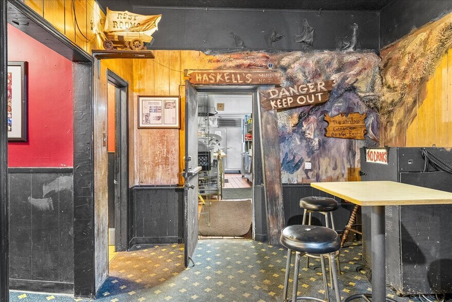 More Photos Of 2400 E 7th St, Long Beach Restaurant For Sale