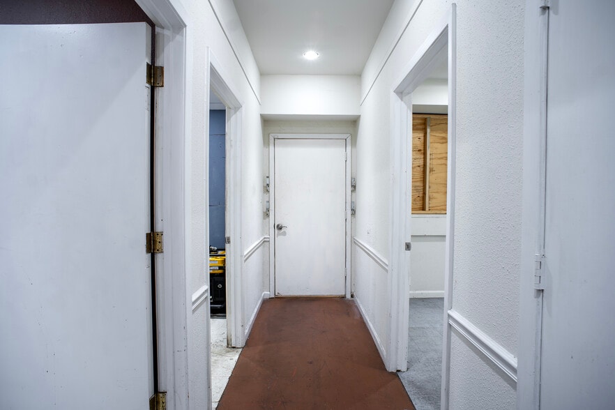 More Photos Of 910 Brenda St, Houston Warehouse For Sale