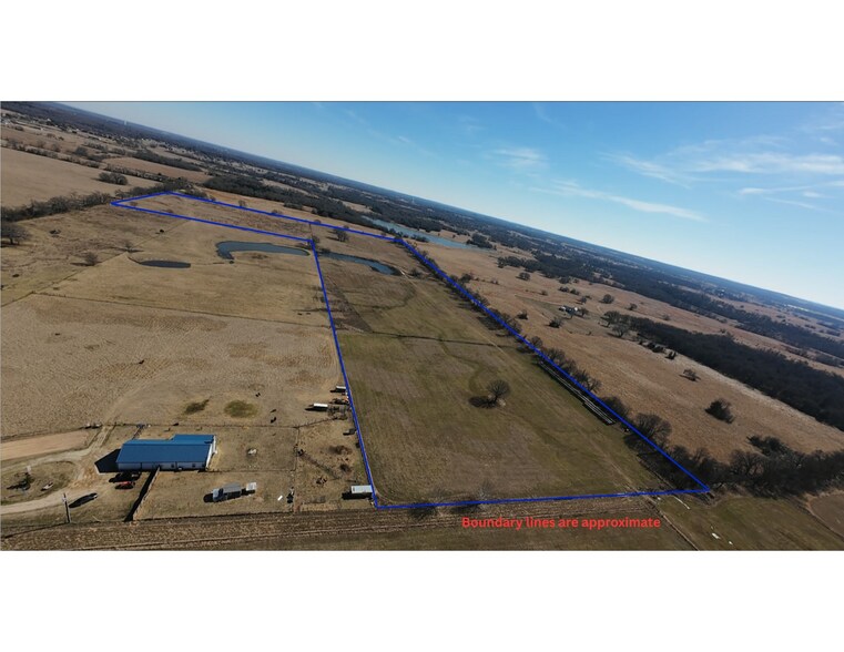 More Photos Of 2184 VZ County Road 2120, Canton Showroom For Sale