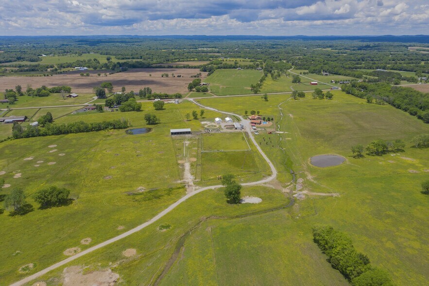 More Photos Of 2781 Franklin Pike, Lewisburg Land For Lease