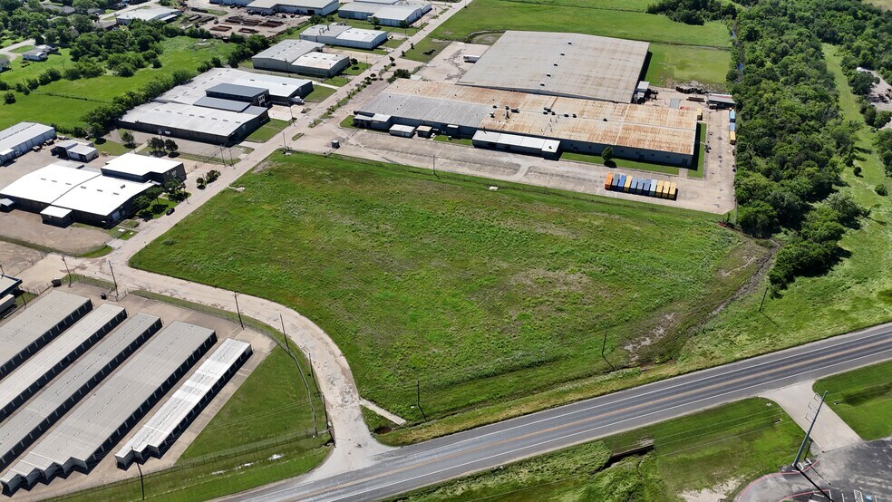 More Photos Of 1401 Jack McKay Blvd, Ennis Land For Sale