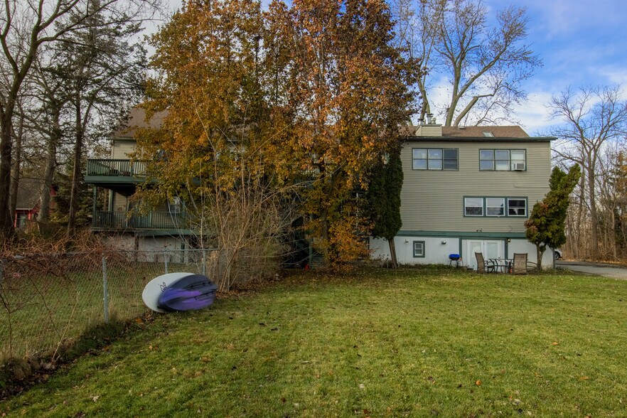 More Photos Of 40523 N Il Route 83, Antioch Apartments For Sale