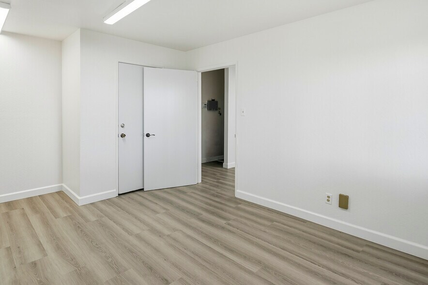 More Photos Of 593 Industrial Pky, Hayward Warehouse For Sale