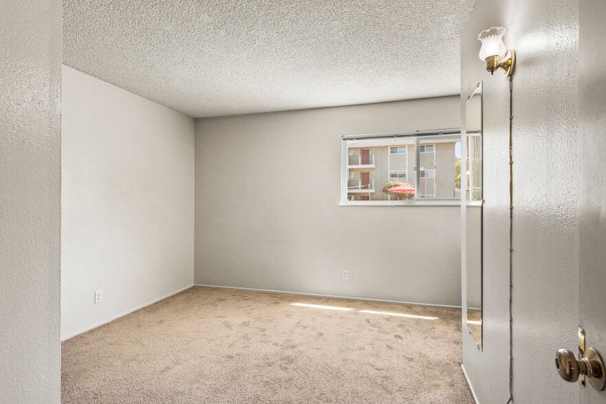 More Photos Of 8025 Beverly Dr, Rohnert Park Apartments For Sale