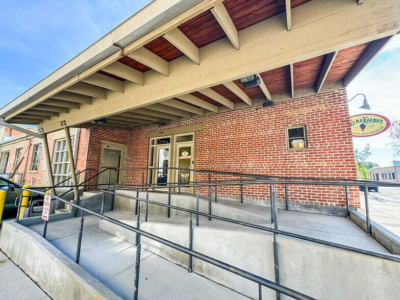 More Photos Of 521 S 8th St, Boise Storefront Retail Office For Lease