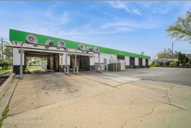 More Photos Of 235 W State Rd, Island Lake Carwash For Sale