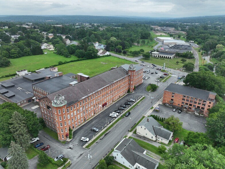 More Photos Of 587 Main St, New York Mills Office For Lease