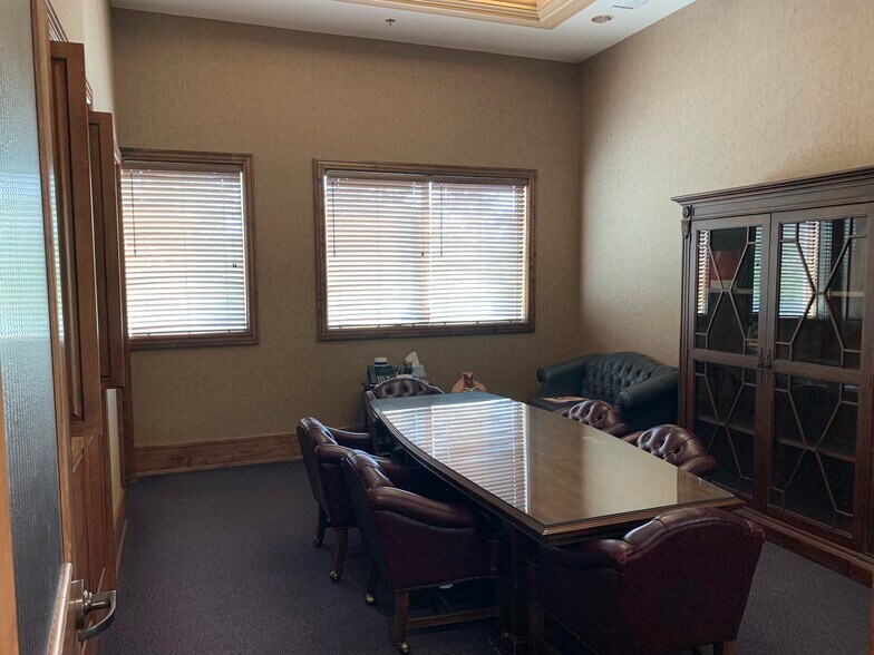 More Photos Of 701 S Howard Ave, Tampa Storefront Retail Office For Lease