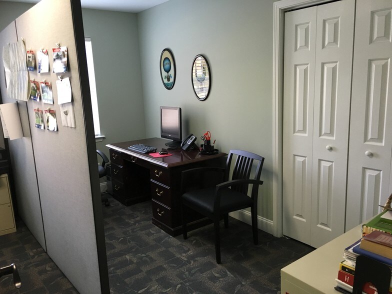 More Photos Of 566 Peachtree Pky, Cumming Office For Lease