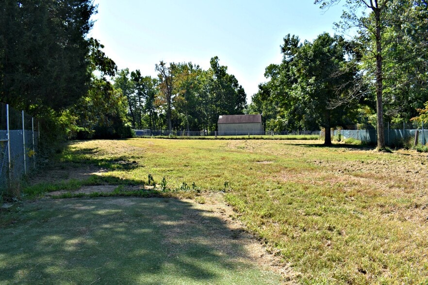 More Photos Of 11275 Edge Hill Rd, Newburg Service For Sale