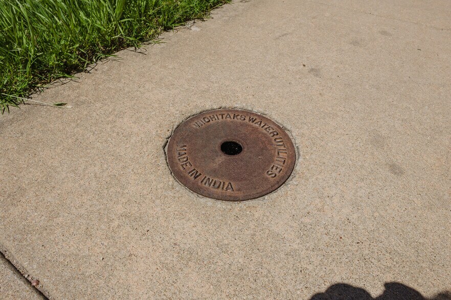 More Photos Of 470 N Seneca St, Wichita Warehouse For Sale