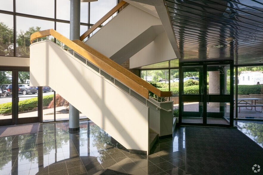 More Photos Of 65 Harristown Rd, Glen Rock Office For Lease