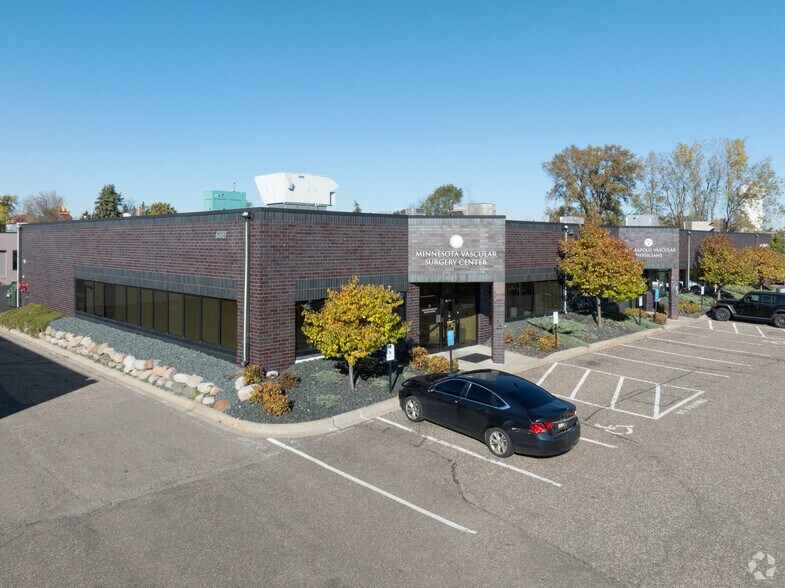 More Photos Of 550-600 County Road D W, New Brighton Light Distribution For Lease