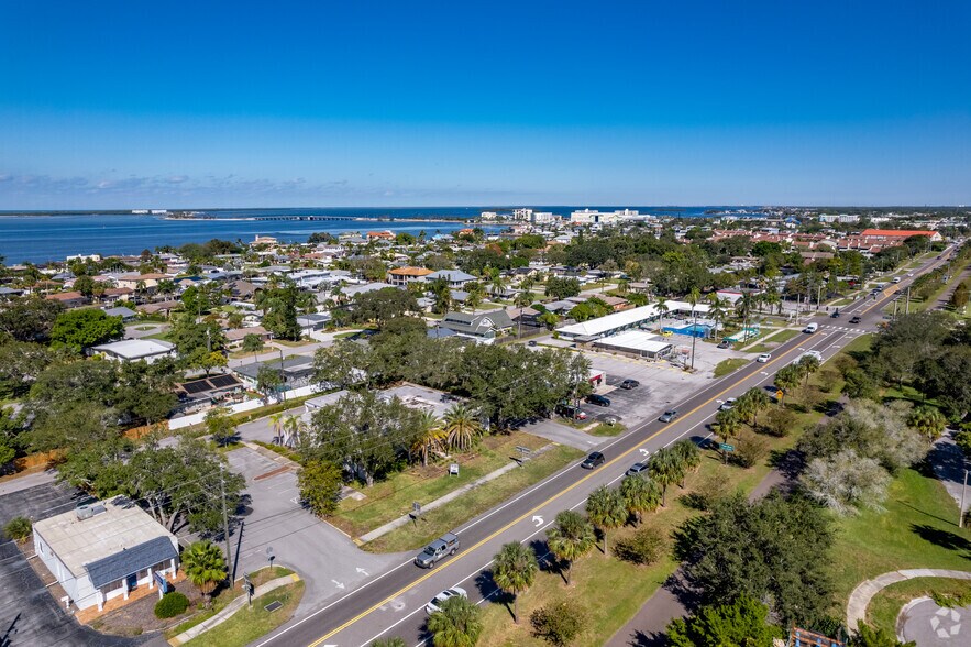 More Photos Of 2046 Bayshore Blvd, Dunedin Storefront Retail Office For Sale