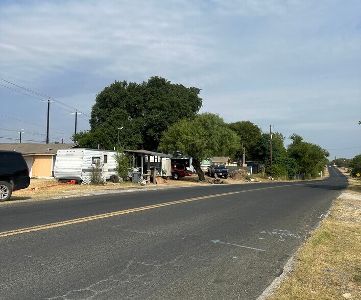 More Photos Of 10536 S US Highway 181, San Antonio Apartments For Sale
