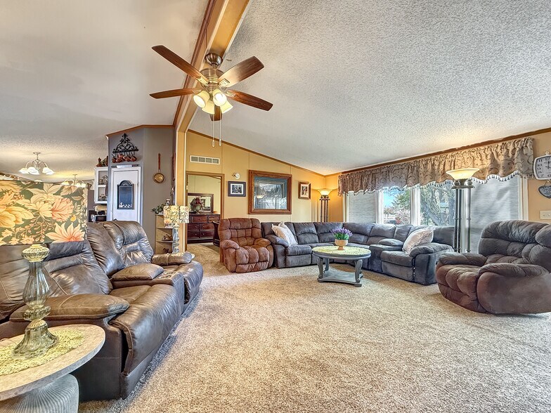 More Photos Of 5955 Sawmill Mesa Rd, Delta Specialty For Sale