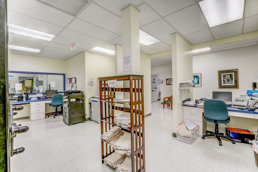 More Photos Of 5205 Village Blvd, West Palm Beach Medical For Lease