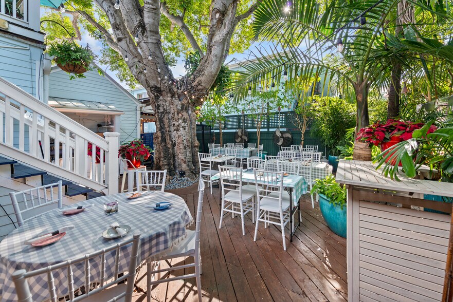 More Photos Of 816 Duval St, Key West Restaurant For Sale