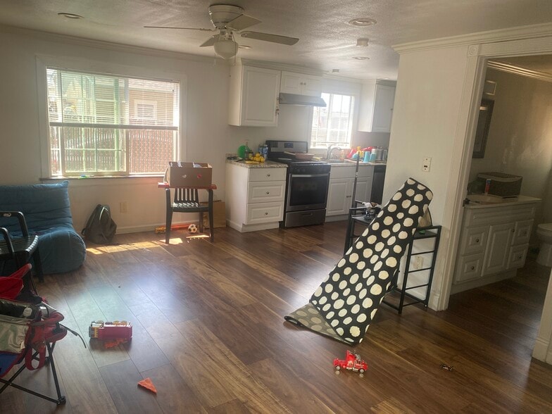 More Photos Of 16549 E 14th St, San Leandro Manufacturing For Sale