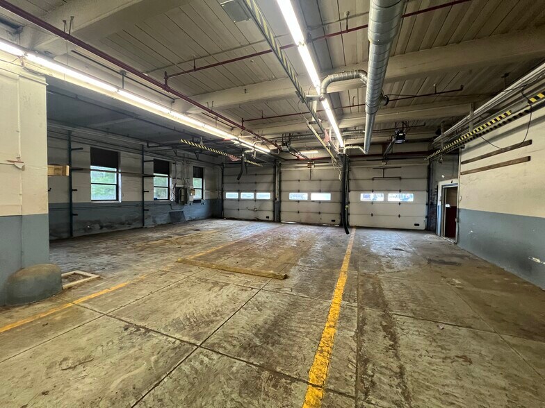 More Photos Of 15 Water St, Leicester Manufacturing For Lease