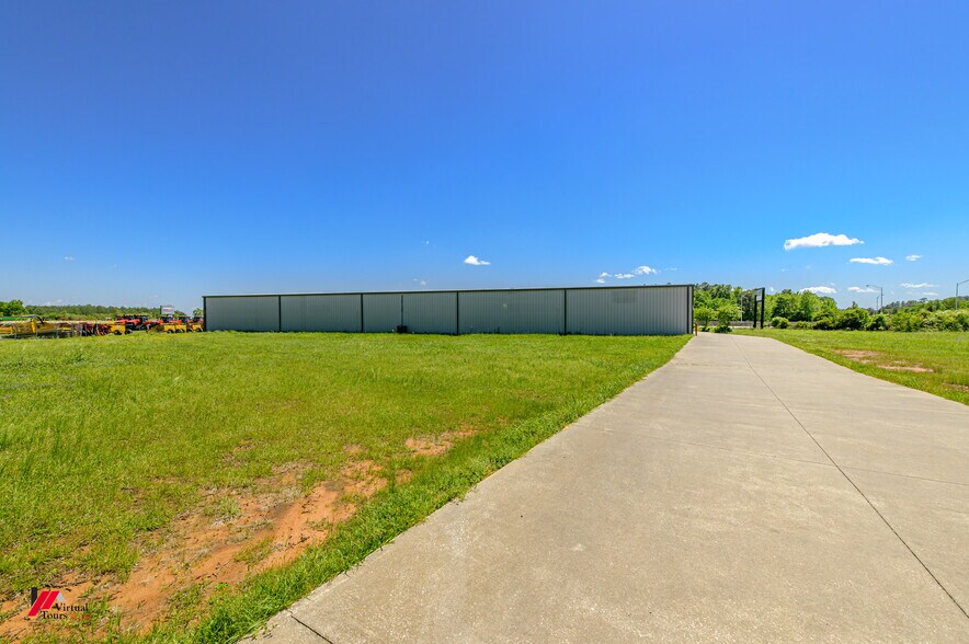 More Photos Of 4120 Metro Dr, Shreveport Warehouse For Lease