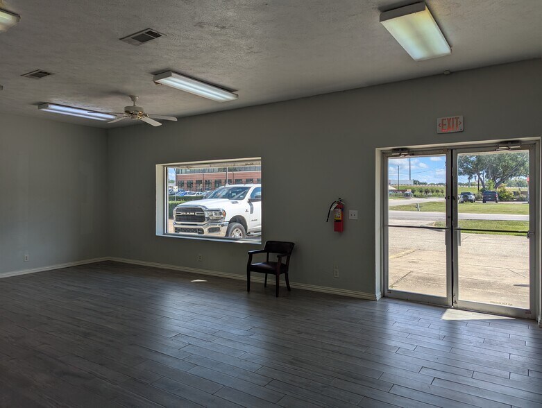 More Photos Of 5805 Old Dowlen Rd, Beaumont Warehouse For Lease