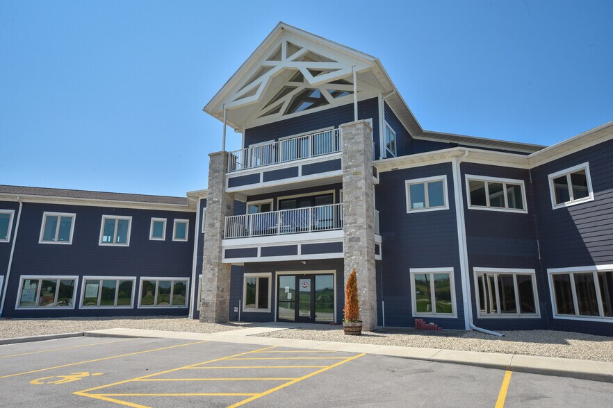 More Photos Of N9450 Mohawk Rd, Theresa Office For Sale