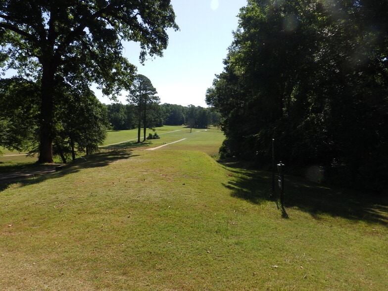 More Photos Of 2130 Country Club Rd, Palestine Golf Course Driving Range For Sale