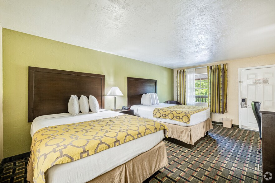 More Photos Of 3598 W US Highway 90, Lake City Hotel For Sale