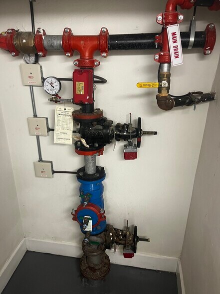 More Photos Of 12 Park Ave, Hull Lodge Meeting Hall For Sale