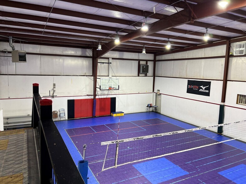 More Photos Of 5110 NW Waukomis Dr, Northmoor Warehouse For Lease