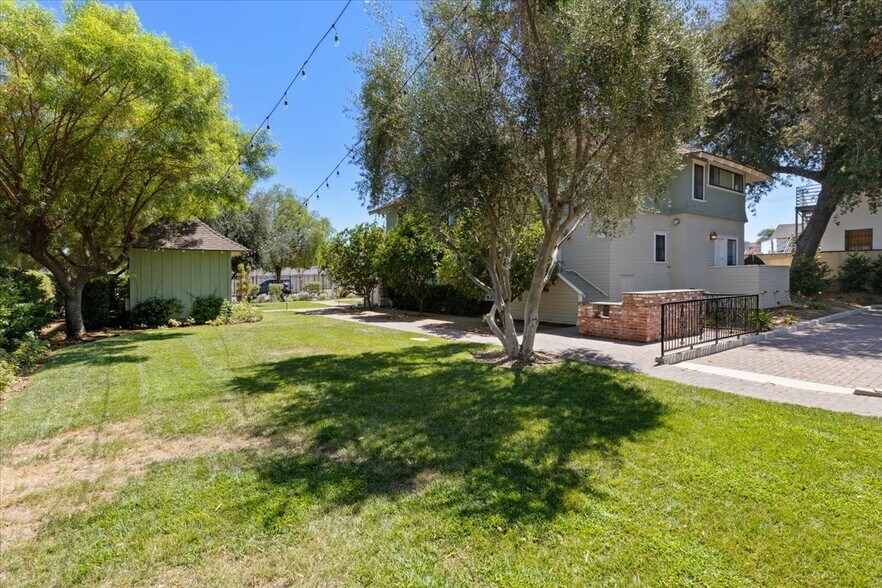 More Photos Of 136-140 W 3rd Ave, Escondido Office For Sale