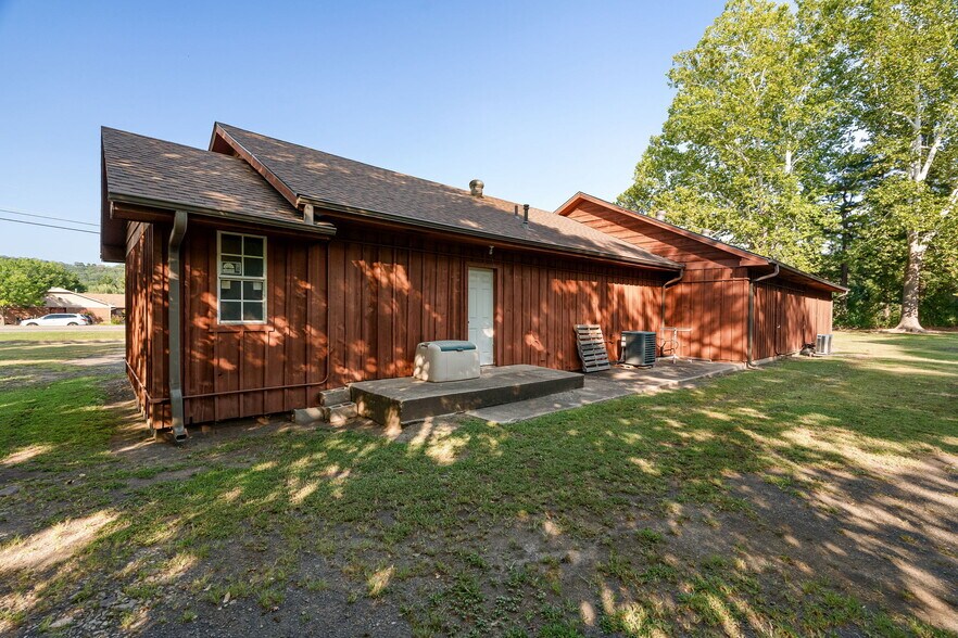 More Photos Of 1225 W Center St, Greenwood Office For Sale