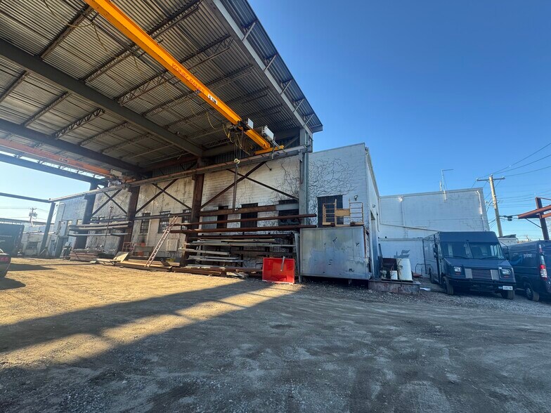 More Photos Of 115-117 S 13th St, Lindenhurst Warehouse For Sale