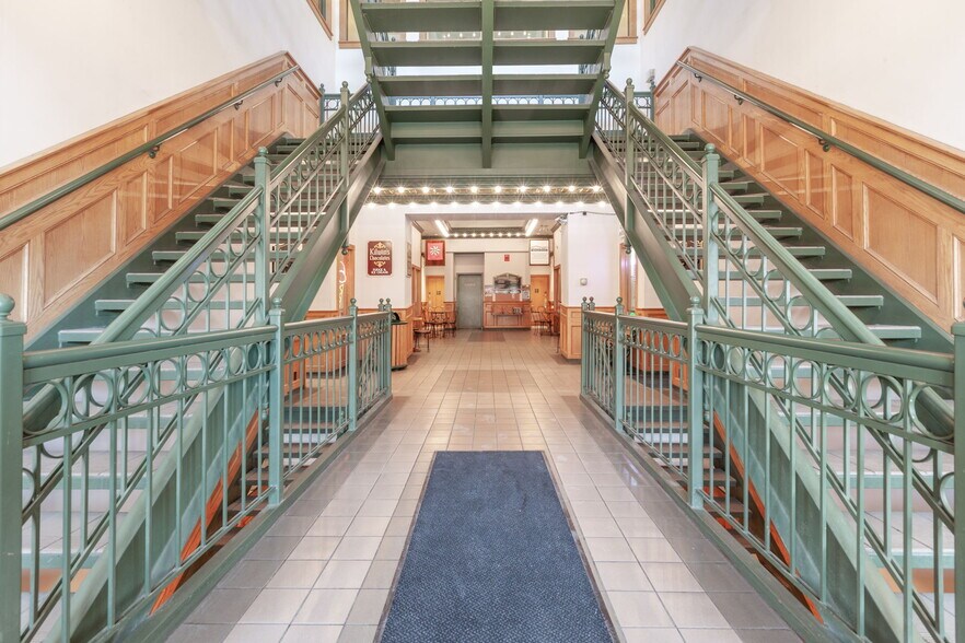 More Photos Of 772 W Main St, Lake Geneva Loft Creative Space For Lease
