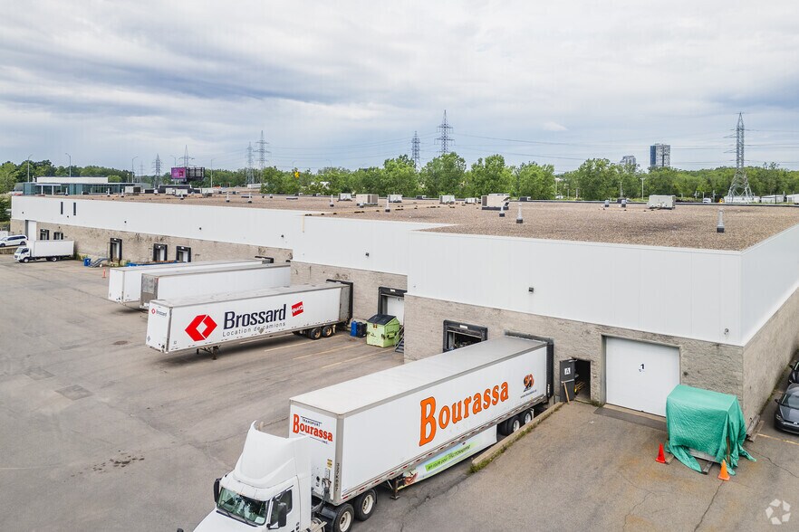 More Photos Of 9251-9283 Thimens Rue, Pierrefonds Light Distribution For Lease