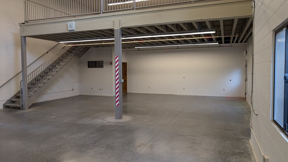 More Photos Of 3111 N Caden Ct, Flagstaff Showroom For Lease