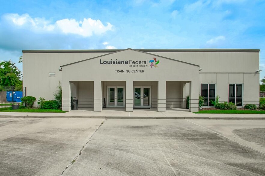 More Photos Of 805 Robin St/ 406 Airline Hwy, La Place Office For Sale