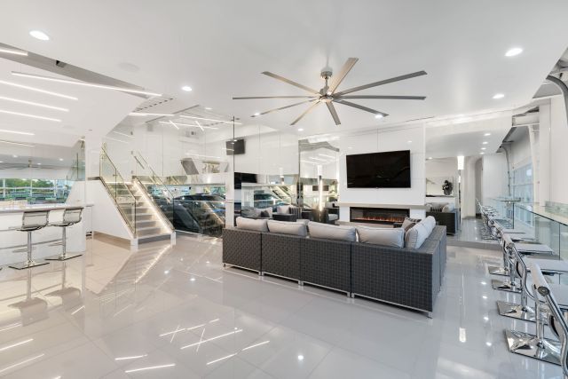 More Photos Of 142 Pit Ln, Pontiac Flex For Sale