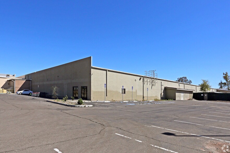 More Photos Of 2140-2184 N Imperial Ave, El Centro Unknown For Lease