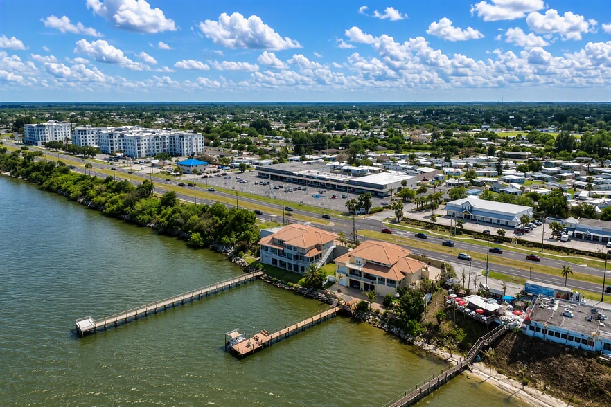More Photos Of 4500 NE Dixie Hwy, Palm Bay Unknown For Lease