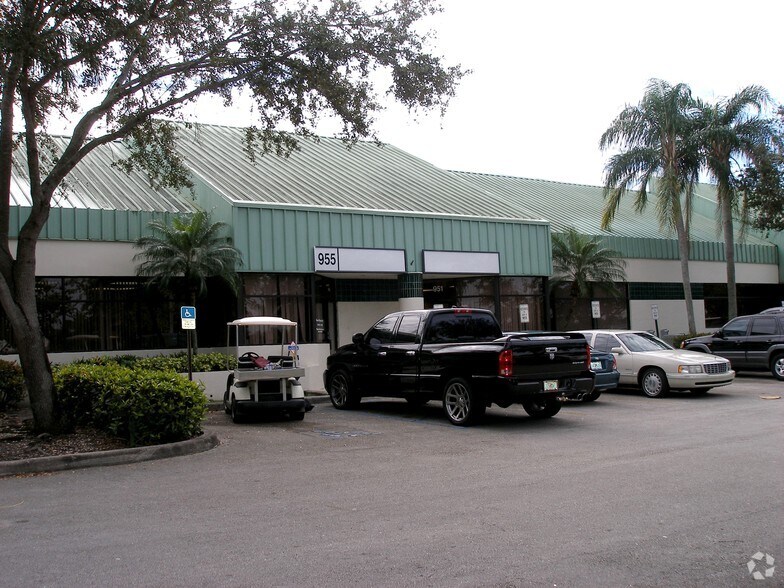 More Photos Of 951-979 Shotgun Rd, Sunrise Light Distribution For Sale