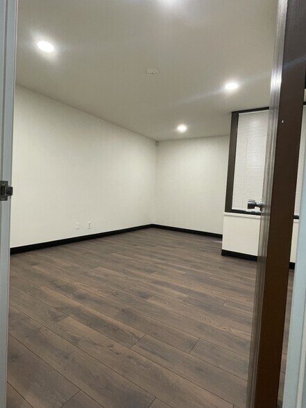 More Photos Of 5420 Brooks St, Montclair Warehouse For Lease