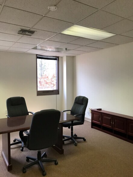 More Photos Of 77 Milltown Rd, East Brunswick Office For Lease