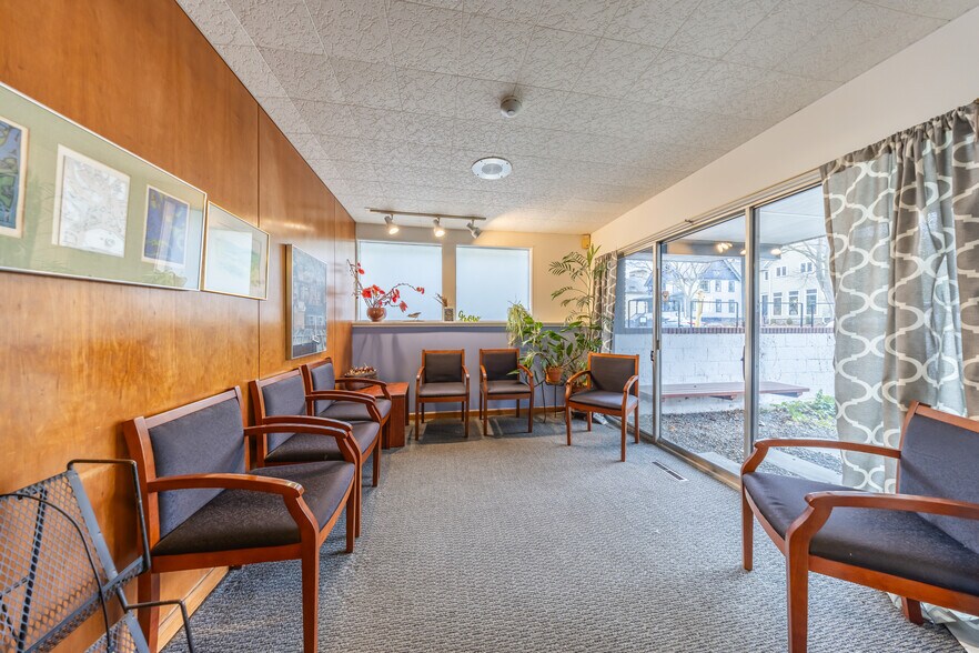More Photos Of 71 Park Ave, Rochester Medical For Sale